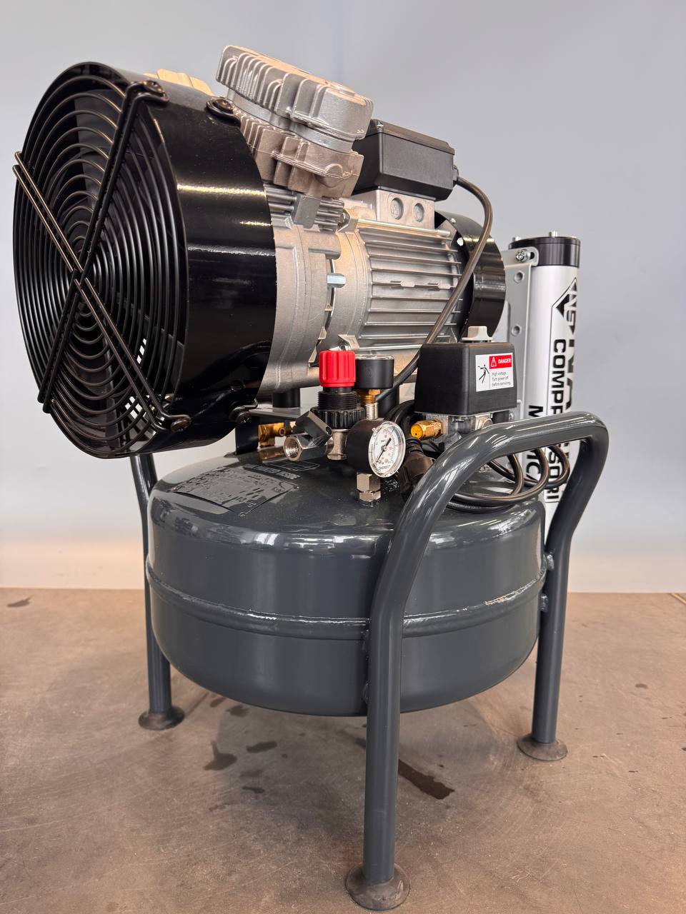 Стоматологічний компресор новий NARDI COMPRESSORI EXTREME 2D 25LT